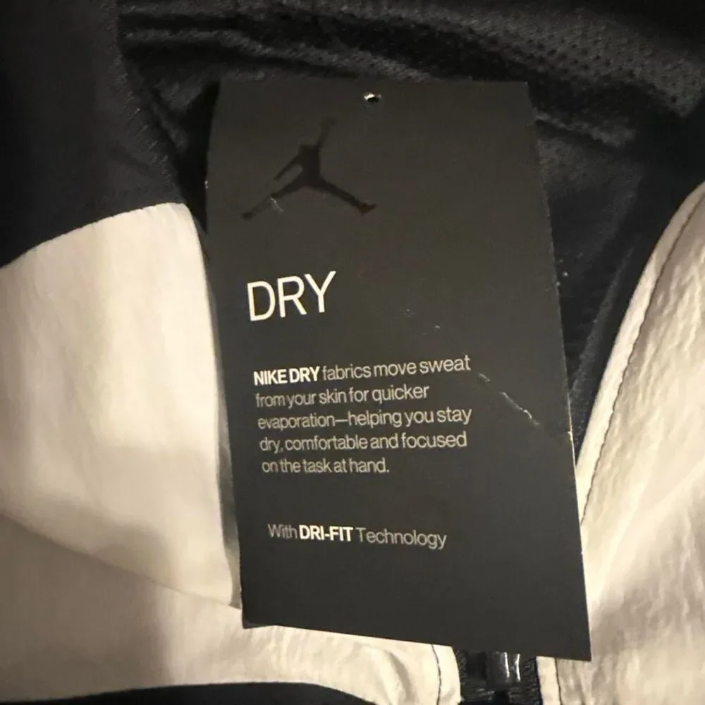 Jordan Men's Navy and Black Sweatshirt
